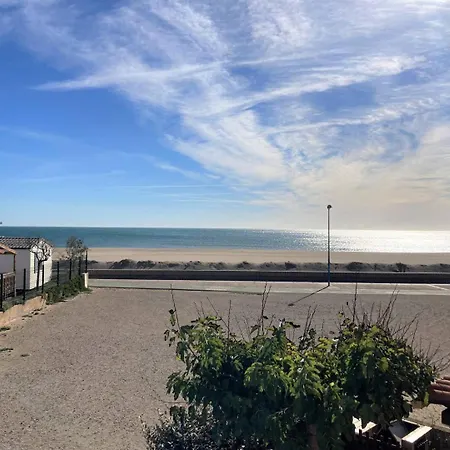 Maison De Face A La * Saint-Pierre-la-Mer (Aude)